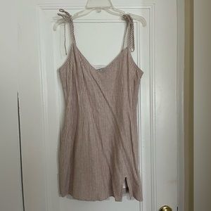 MOVING SALE - MOST GO - 
EUC - Abercrombie & Fitch Casual Mini Dress